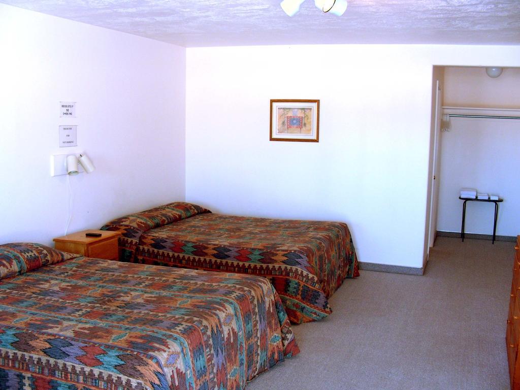 Bunkhouse Motel Circleville Δωμάτιο φωτογραφία